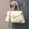 3_Embroidery_Leather_White_Crossbody_Bag_Hibiscus_Women_Handbag_P120447