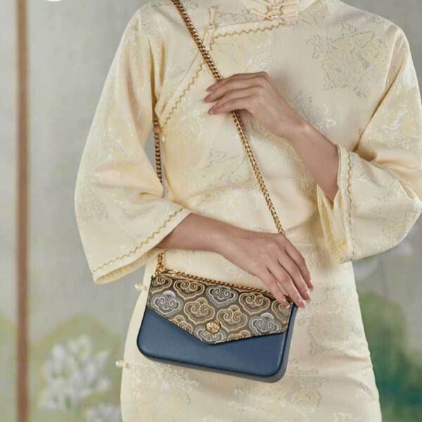 Embroidery_Leather_Flap_Clutch_Bag_Auspicious_Clouds_-_SinoCultural-2473135 Embroidery_Leather_Flap_Clutch_Bag_Auspicious_Clouds_-_SinoCultural-2473135