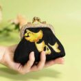 Embroidery_Vintage_Mini_Coin_Kiss_Lock_Purse_Wallet_-_SinoCultural-2477553