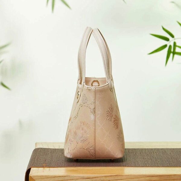 Mulberry_Silk_Leather_Exquisite_Jacquard_Basket_Bag_-_SinoCultural-2481746 Mulberry_Silk_Leather_Exquisite_Jacquard_Basket_Bag_-_SinoCultural-2481746