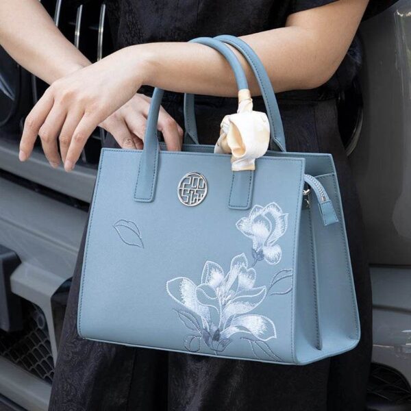 P120437_blue_embroidery_handbag_for_winter_4 P120437_blue_embroidery_handbag_for_winter_4