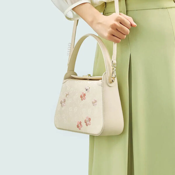 model-single-shoulder-carry-plum-blossom-bag model-single-shoulder-carry-plum-blossom-bag
